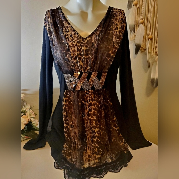 VENUS Tops - Venus Animal Print Lace Sequins Blouse Size Small